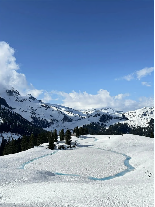 🏔️ Winter Wonderland, Lake & Mountain Views — Explore the Elfin Lakes Hiking Trip! ❄️🚶‍♀️