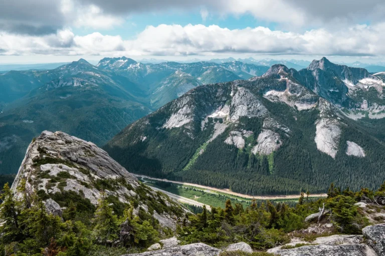 🌄 PNOA Hike: Yak & Nak Peaks Adventure | PNOA 徒步活动：挑战 Yak & Nak 双峰之旅