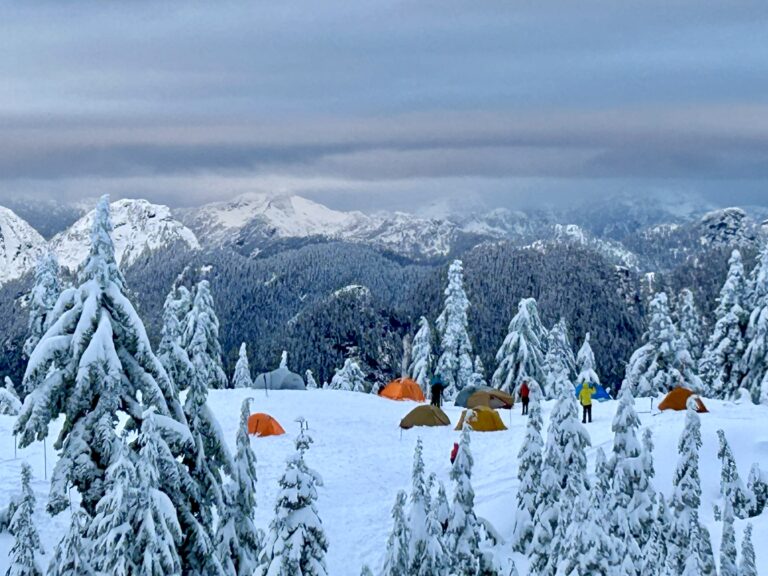 ❄️🏔️ Mt Seymour CNY Winter Camping | 迎新春雪地露营 ⛺️❄️